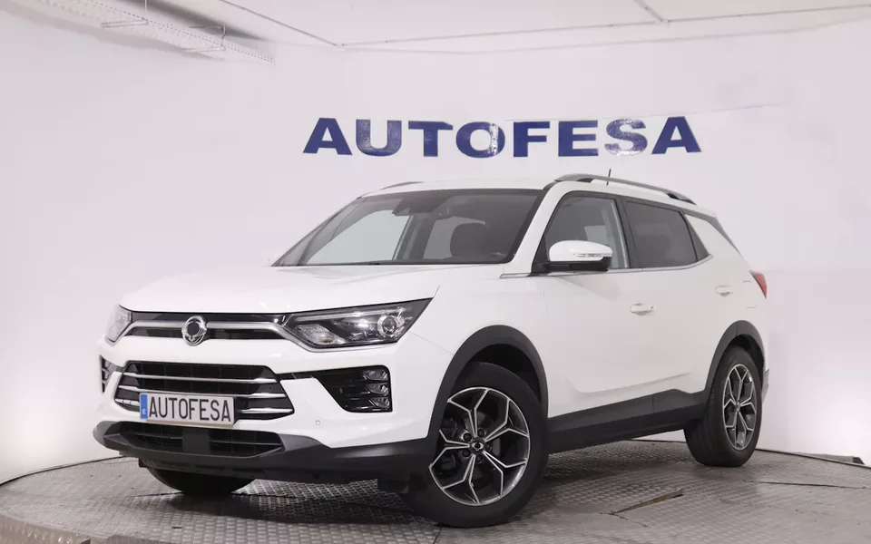 Ssangyong Korando G15T LINE AUTO 4X2 163CV 5P # NAVY,PARKTORNIC,CAMARA TRASERA