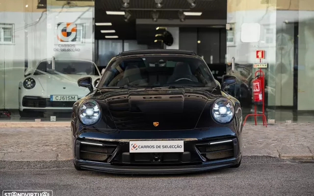 Porsche 911 (992) Carrera 4 GTS PDK