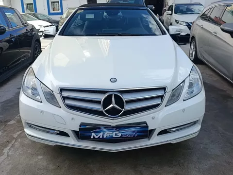 Mercedes-Benz E 220 CDI DPF BlueEFFICIENCY Avantgarde