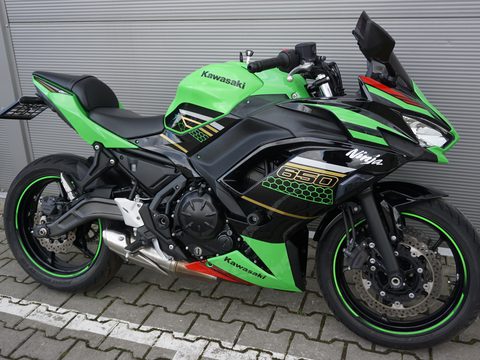 Kawasaki Ninja 650 KRT A2