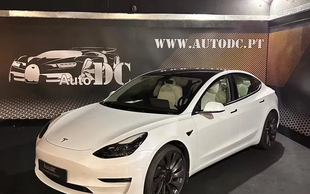 Tesla Model 3 Performance Tração Integral