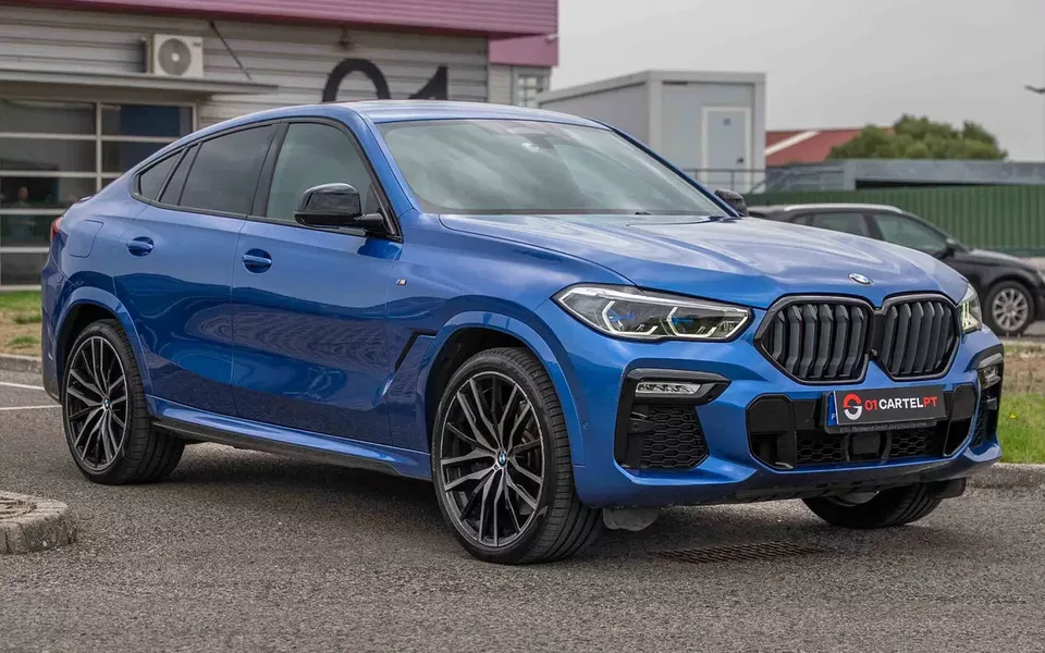 BMW X6 M50i