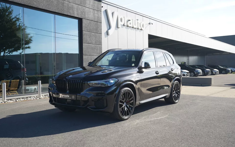 BMW X5 xDrive 45e M-SPORT Panorama Memory Virtual Camera360° PDC ACC DodeHoek AppleAndroid DAB Head-Up Keyless Luchtvering Privacy Sfeerlicht