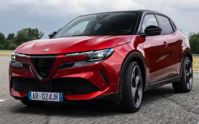 ALFA ROMEO Junior Junior Ibrida 1.2 Core 100kw eDCT6