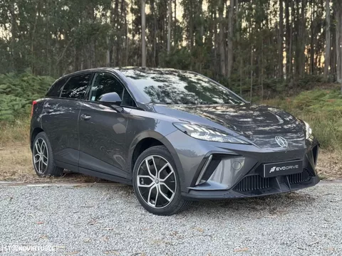 MG MG4 77 kWh Extended Range Luxury