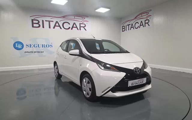 Toyota Aygo 1.0 X-Play Plus MM