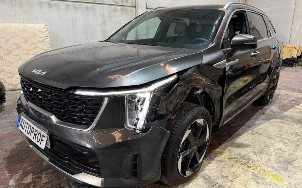 KIA Sorento Sorento 1.6 T-GDi PHEV Drive 4x4 - 18499€ en Bellvei