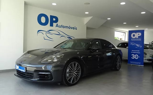 Porsche Panamera 4 E-Hybrid Executive