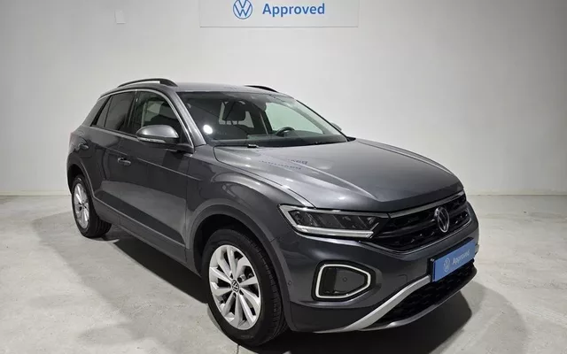 VOLKSWAGEN T-Roc T-Roc 1.5 TSI Life DSG7 110KW - 26990€ en Caceres
