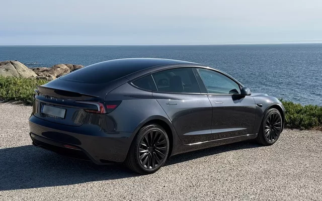 Tesla Model 3 Tração Traseira Premium