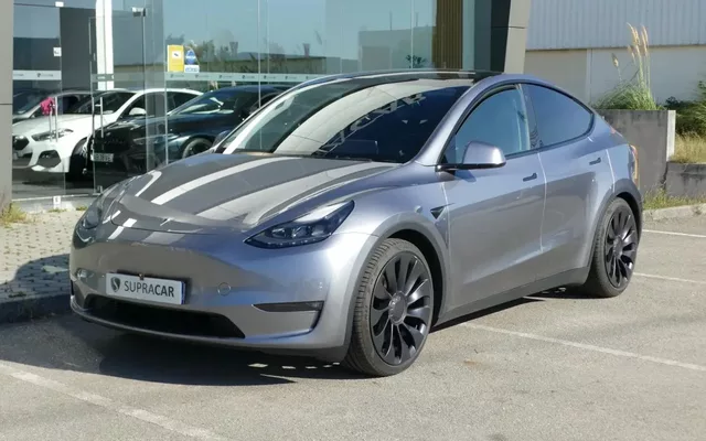 Tesla Model Y Performance Tração Integral