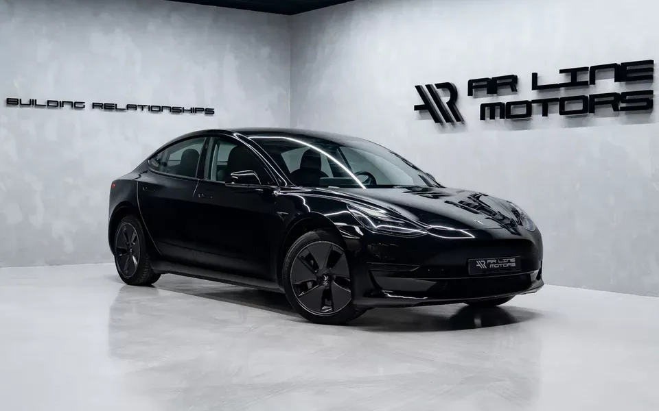 Tesla Model 3 Standard Range Plus RWD