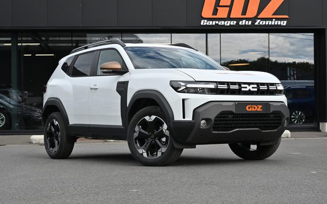 New Duster Extreme 4x4 1.2 MHEV Blanche
