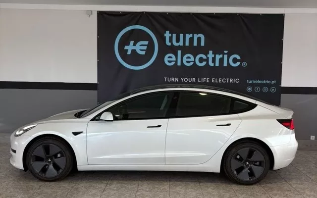 Tesla Model 3 Tração Traseira