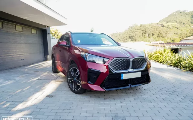 BMW iX2 eDrive20 Pack Desportivo M