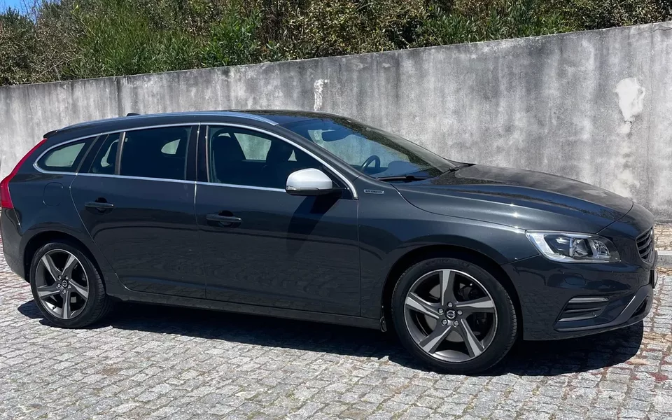Volvo V60 2.4 D6 R-Design AWD Phev