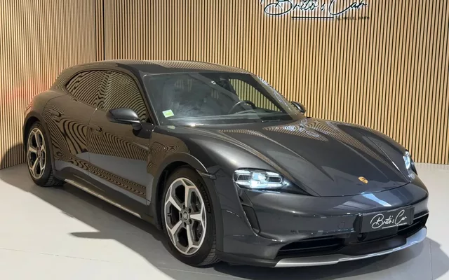 Porsche Taycan Cross Turismo 4