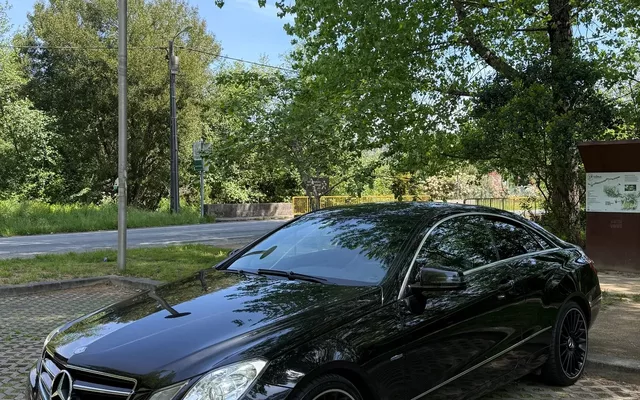 Mercedes-Benz E 220