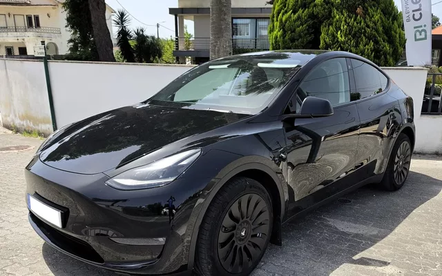 Tesla Model Y Long Range Dual Motor AWD