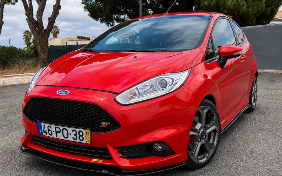 Ford Fiesta 1.6 EcoBoost c/ Pack Pele Desportiva ST