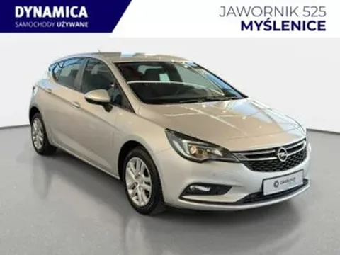 Samochody używane Opel z salonu