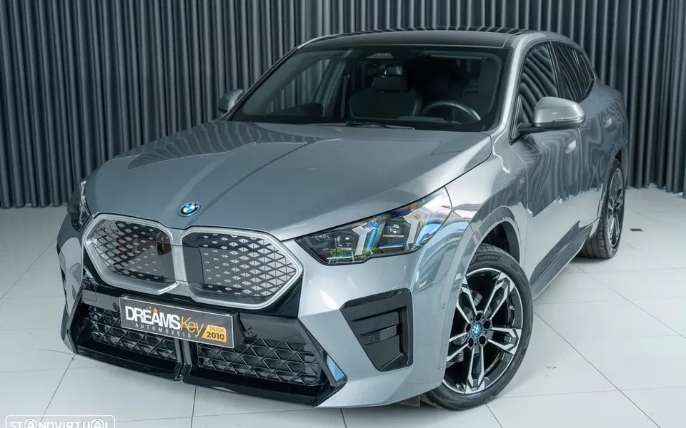 BMW iX2 eDrive20 Pack Desportivo M