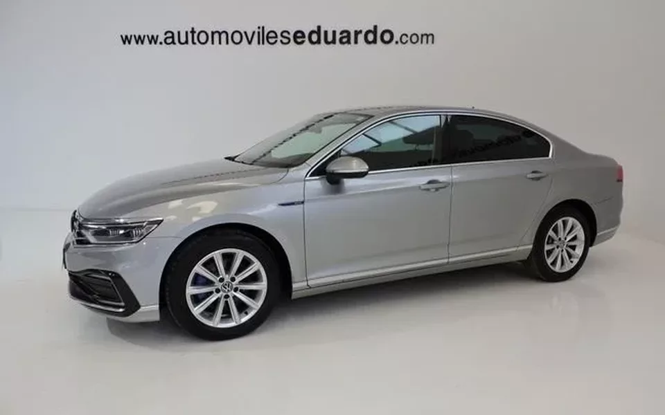 VOLKSWAGEN Passat 1.4 TSI GTE Business DSG 4p