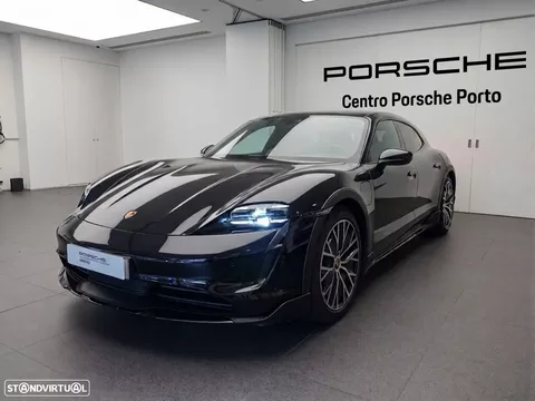 Porsche Taycan Cross Turismo 4