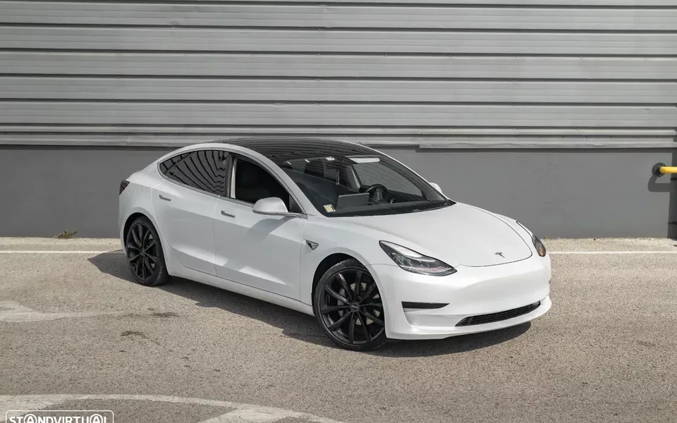 Tesla Model 3 Tração Traseira