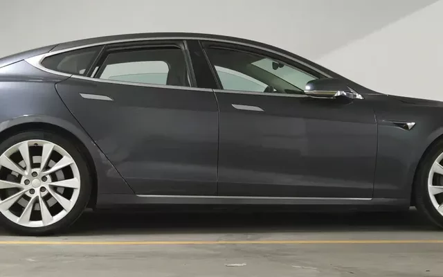 Tesla Model S Long Range