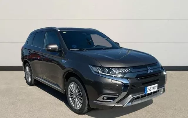 MITSUBISHI Outlander 2.4 PHEV KAITEKI AUTO 4WD 224 5P