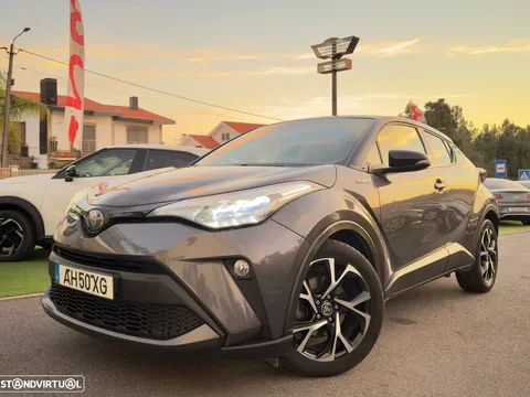 Toyota C-HR 1.8 Hybrid Square Collection