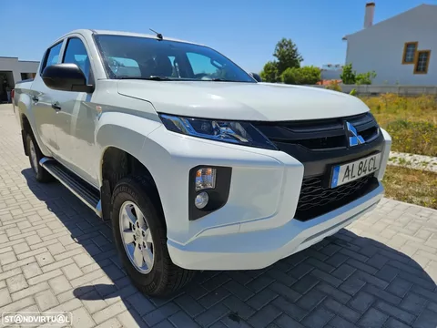 Mitsubishi L200 2.3 DI-D CD Invite 4WD