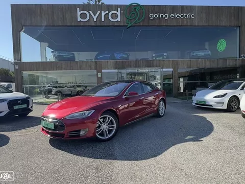 Tesla Model S 85D