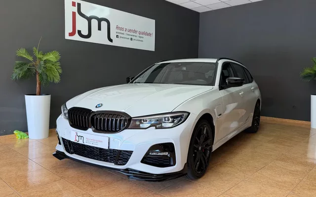 BMW 330 e Pack Desportivo M Auto