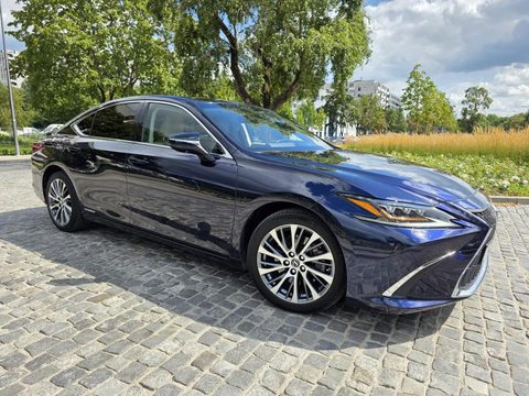 Lexus ES 2021