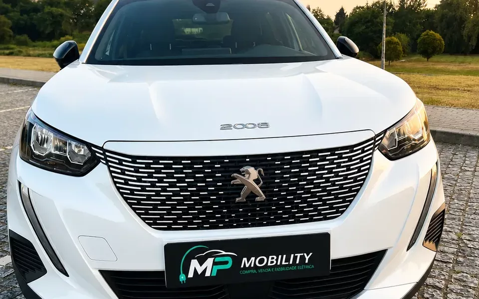 Peugeot e-2008