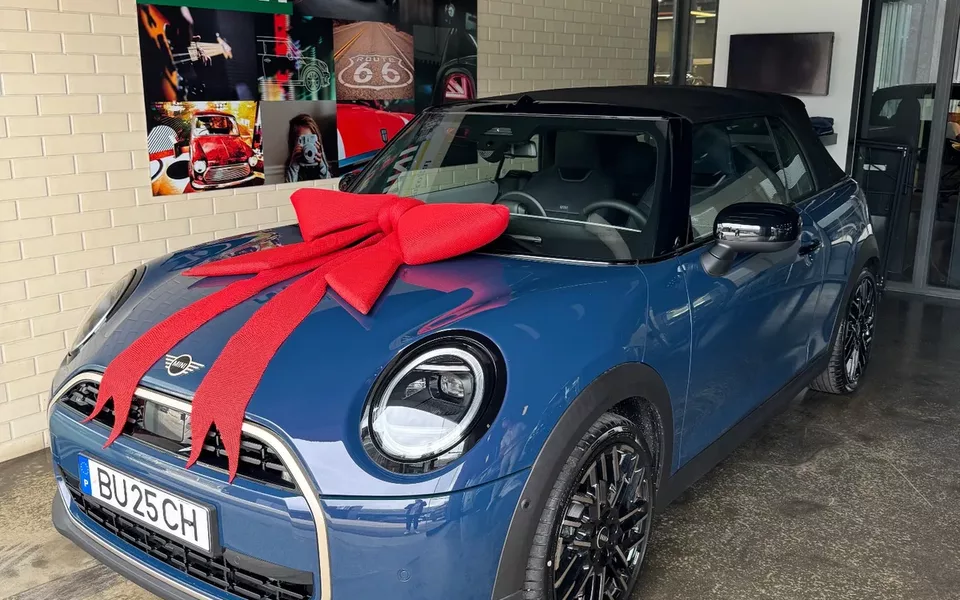 MINI Cabrio C Favoured M