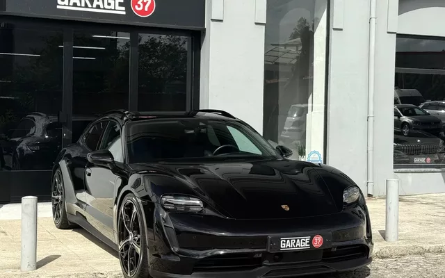 Porsche Taycan Cross Turismo 4