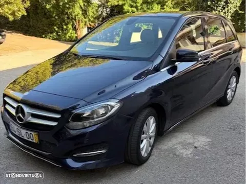 Mercedes-Benz B 180