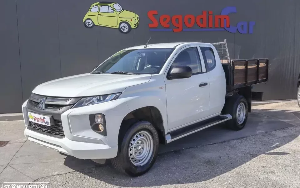 Mitsubishi L200 2.3 DI-D Club Invite Strakar Look 4WD