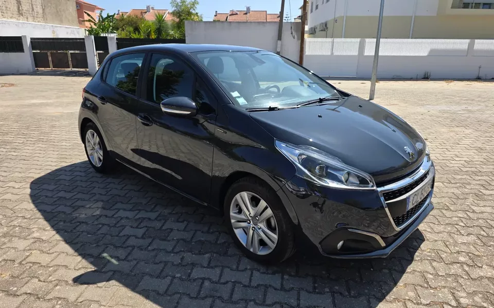 Peugeot 208 1.2 PureTech Signature
