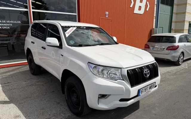 TOYOTA Land Cruiser Land Cruiser D-4D GX