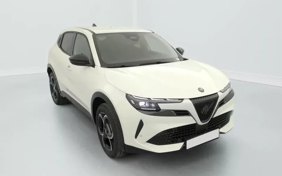 Alfa Romeo Junior 1.2 Ibrida 145 ch e-DCT6 Ti Zéro km immatriculé
