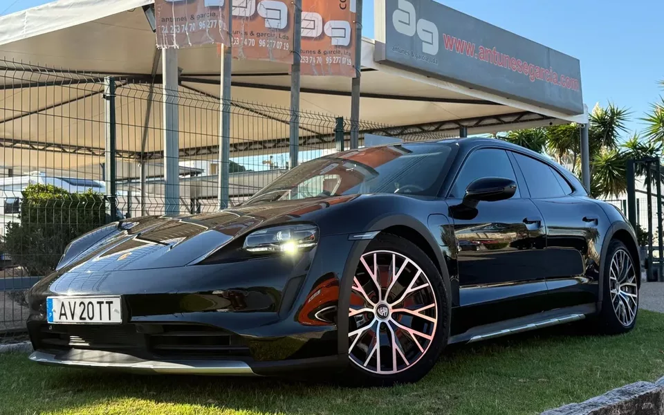 Porsche Taycan Cross Turismo