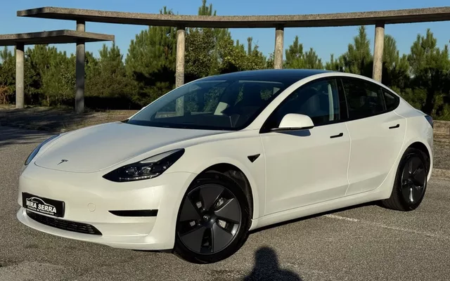 Tesla Model 3 Tração Traseira