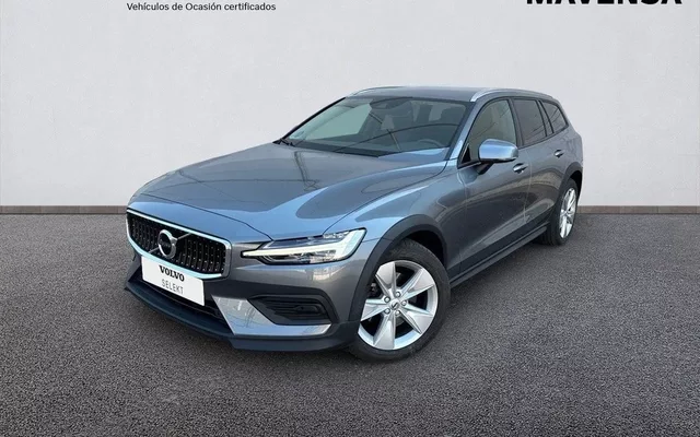 VOLVO V60 Cross Country 2.0 B4 (D) AWD Auto Cross Country - 31899€ en Almendralejo