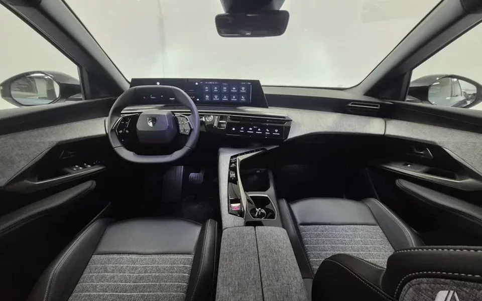 PEUGEOT 3008 SUV 3008 Hybrid 136 Allure eDCS6