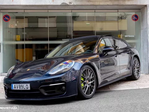 Porsche Panamera Sport Turismo 4 E-Hybrid Platinum Edition
