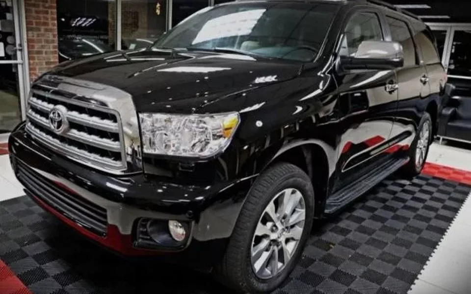 TOYOTA Sequoia 5.7L V8 4WD Limited - 83500€ en Banastas